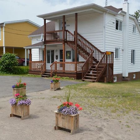 Maison L'Heritage LʼAnse-Saint-Jean Exterior foto