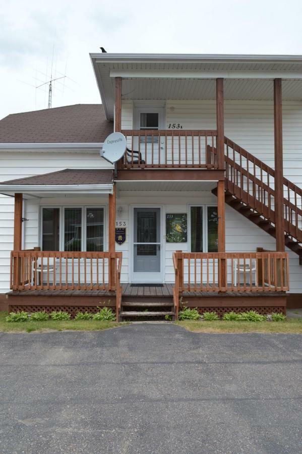 Maison L'Heritage LʼAnse-Saint-Jean Exterior foto