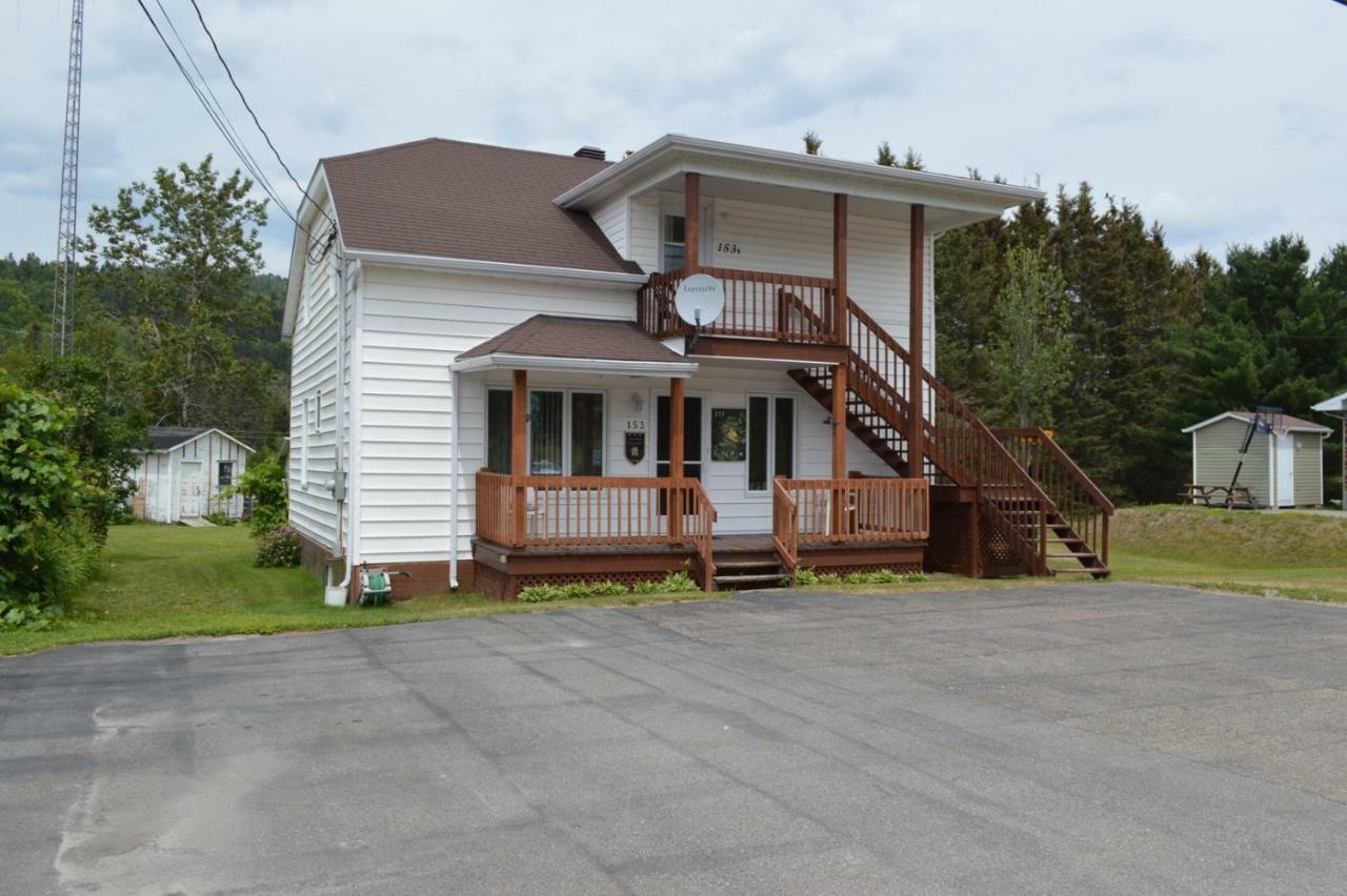 Maison L'Heritage LʼAnse-Saint-Jean Exterior foto